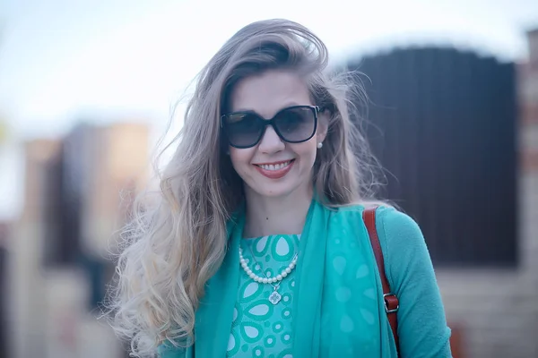 Alegre Rubia Gafas Sol Joven Hermosa Chica Gafas Sol Mujer — Foto de Stock