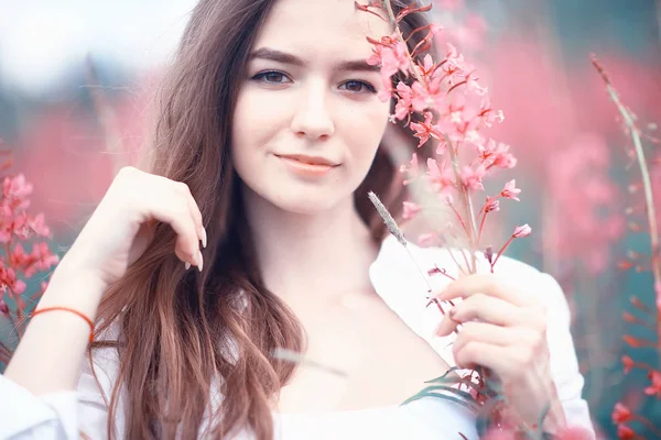 Natuur Herfst Veld Fashion Model Meisje Landschap Zomer Veld Mooie — Stockfoto