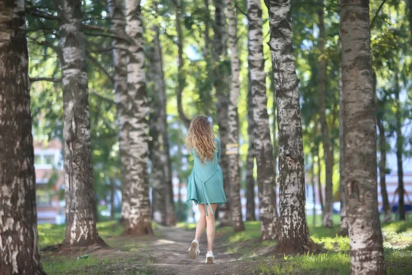 Sexy Blonde Walk Summer Park Urban Style Glamorous Young Woman — Stock Photo, Image