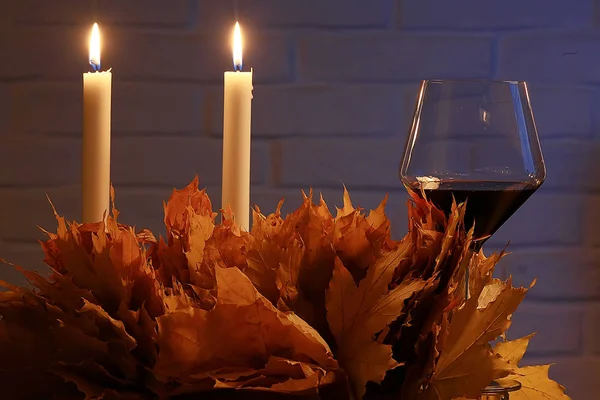 Kerzen Gelb Blätter Hintergrund Herbst Abstrakt Festlich Warm Stillleben Mit — Stockfoto