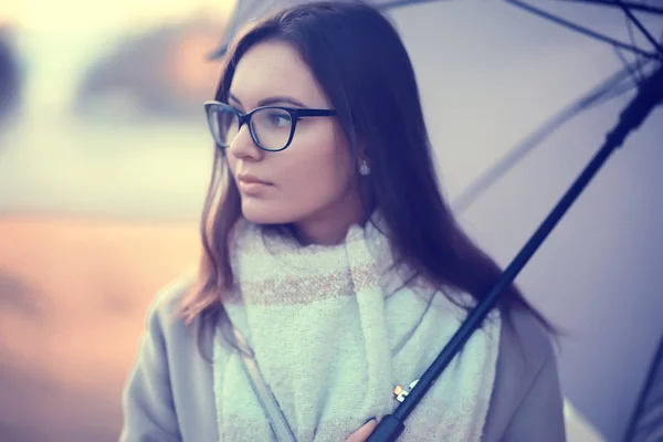 Outono Menina Óculos Outono Olhar Menina Óculos Transparentes Visão — Fotografia de Stock