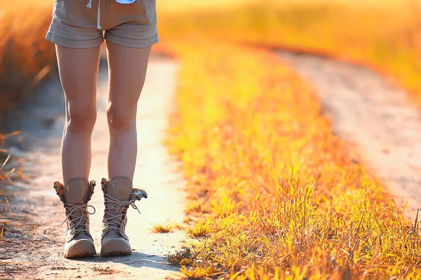 Picioare Sex Feminin Vara Trekking Cizme Plimbări Anonim Teren Femeie — Fotografie, imagine de stoc
