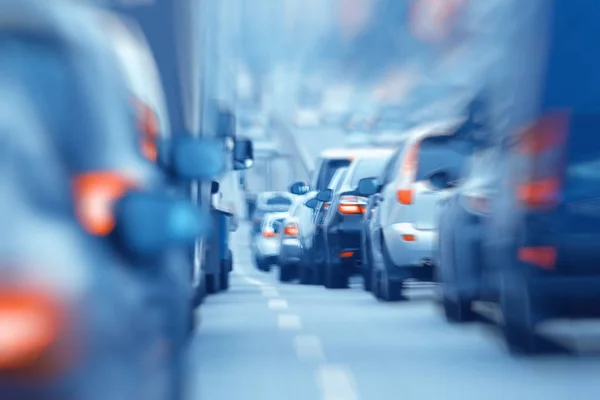 汽车在城市道路缩放运动 抽象模糊背景 城市交通概念 — 图库照片