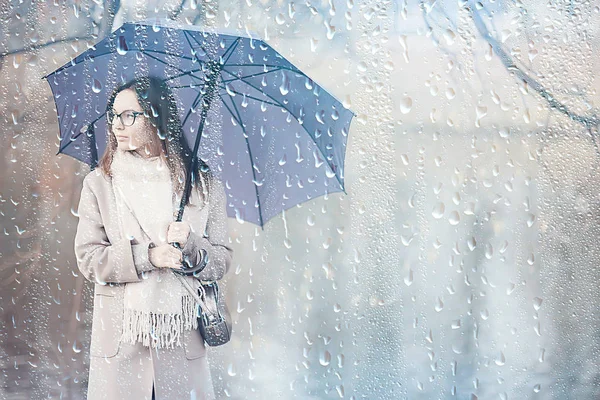 Outono Chuva Cai Modelo Chuva Clima Menina Outono Olhar Salpicos — Fotografia de Stock