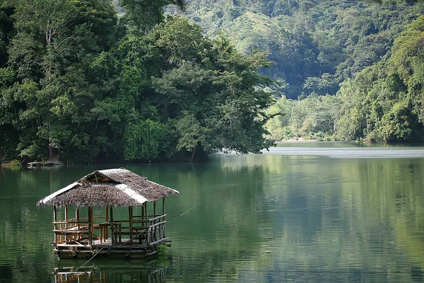 Paisagem Lago Ilhas Filipinas Lago Vulcão Tropical Com Uma Casa — Fotografia de Stock