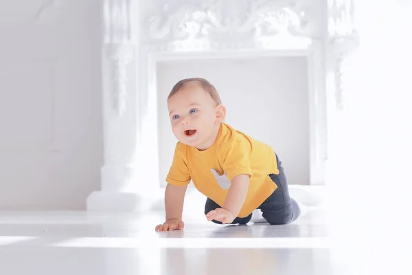 Bebê Saudável Alegre Sorrindo Retrato Uma Criança Pequena Menino Pequeno — Fotografia de Stock