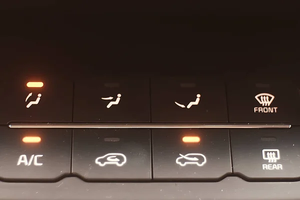 車内のインストルメントの詳細 ダッシュボード 車のインテリア要素 — ストック写真