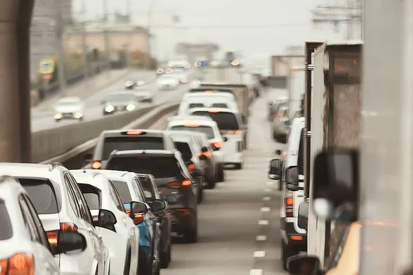 Tráfico Diurno Atasco Ciudad Los Coches Carretera Concepto Transporte Ciudad —  Fotos de Stock