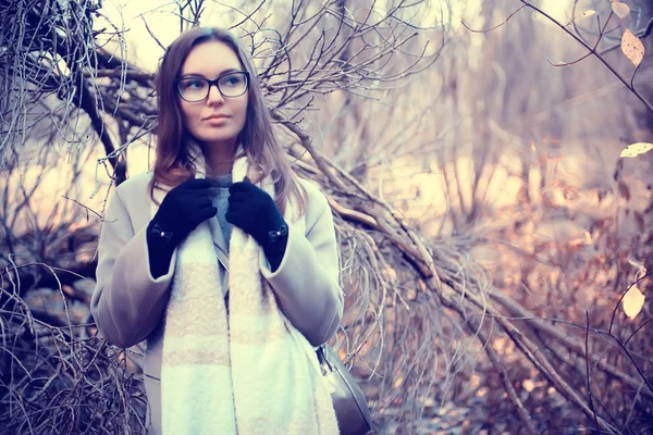 Donna Modello Autunno Look Passeggiata Città Stile Moda Donna Moderna — Foto Stock