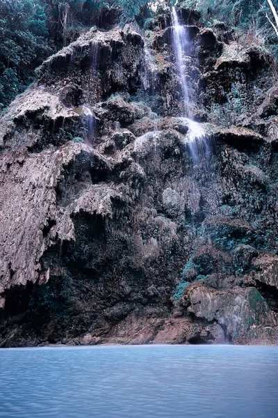 Cascata Della Giungla Filippini Fiume Cascate Dalle Rocce Cascata Sulle — Foto Stock