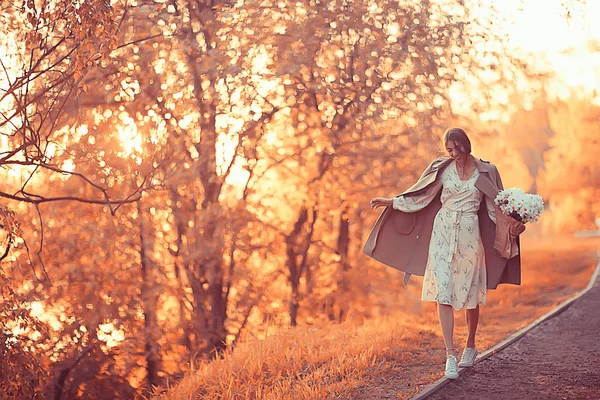 Doré Automne Fille Portrait Heureux Gratuit Jeune Fille Dans Automne — Photo