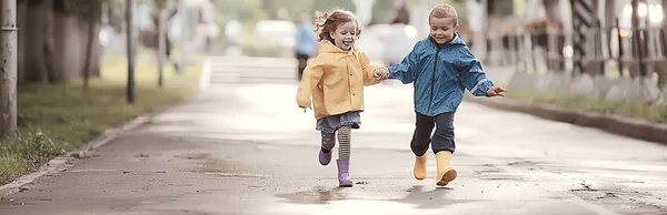 Children Brother Sister Play Autumn Rain October Weather Little Children — Stock Photo, Image