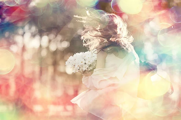 Mädchen Mit Einem Strauß Blumen Einen Spaziergang Park Romantische Junge — Stockfoto