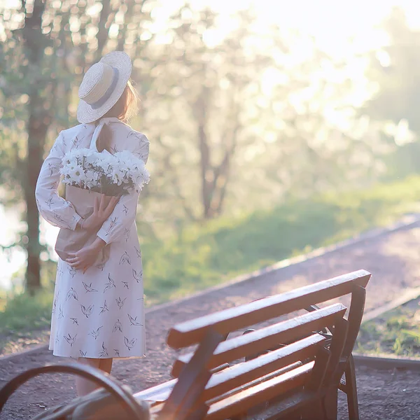 Romantic Girl Straw Hat View Back Model Girl Poses Summer — Stock Photo, Image