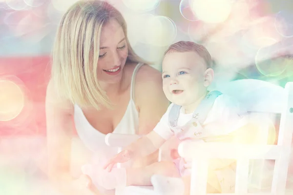 Moeder Met Een Klein Kind Peuter Twee Familie Moeder Kind — Stockfoto