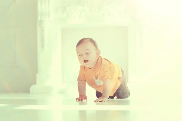 Niño Serio Niño Retrato Niño Pequeño Estudio Cara Niño Pequeño — Foto de Stock