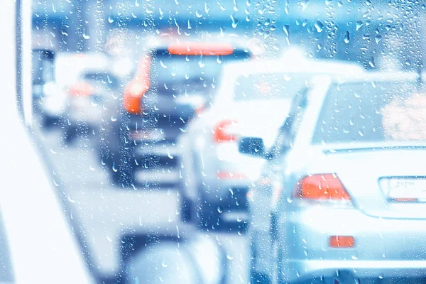 滴玻璃汽车路雨秋夜 抽象秋季背景的城市 汽车交通 浪漫之旅的汽车 — 图库照片