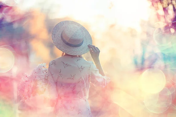 Lycklig Romantisk Tjej Stråhatt Ung Modell Klänning Sommardag Happiness Woman — Stockfoto