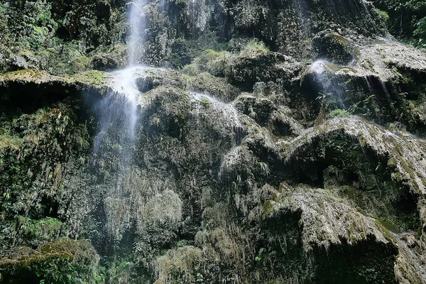 Cascata Della Giungla Filippini Fiume Cascate Dalle Rocce Cascata Sulle — Foto Stock