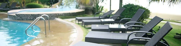 Chaises Longues Hôtel Piscine Repos Dans Hôtel Tropical Repos Confortable — Photo