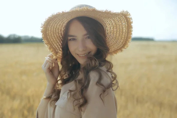 Robe Fille Champ Blé Heureux Concept Vacances Été Modèle Dans — Photo