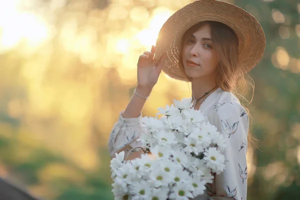 Happy Romantic Girl Straw Hat Young Model Dress Summer Day — Stock Photo, Image