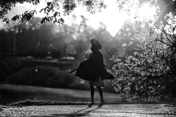 Foto Vintage Una Chica Sepia Retrato Blanco Negro Una Hermosa — Foto de Stock