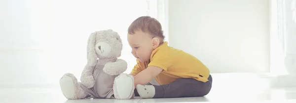 Peuter Kind Een Lichte Studio Kleine Jongen Baby Mooie Gezonde — Stockfoto