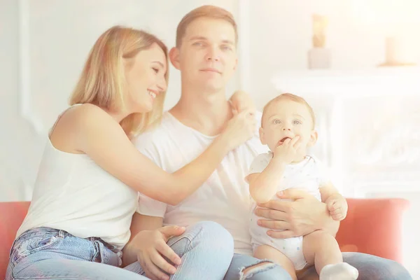 Baby Mit Eltern Einem Gemütlichen Haus Gesunde Junge Familie Mutter — Stockfoto