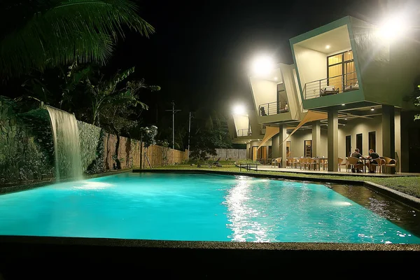Otel Şezlong Havuzu Tropikal Otelde Dinlenme Rahat Dinlenme Rekreasyon — Stok fotoğraf