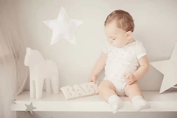 Kleinkind Hellen Atelier Kleiner Junge Säugling Schönes Gesundes Kind — Stockfoto