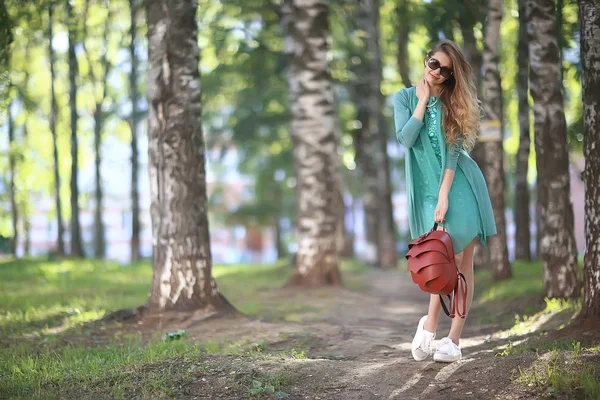 Blonde Summer City Park Walk Beautiful View Beautiful Young Woman — Stock Photo, Image