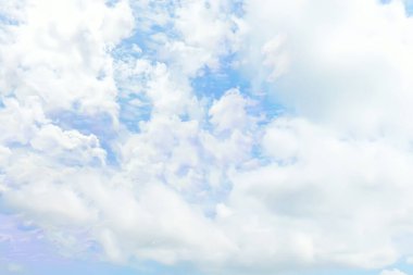 Beyaz bulutlar soyut gökyüzü, gökyüzü arka plan sanatı bulanıklaştı