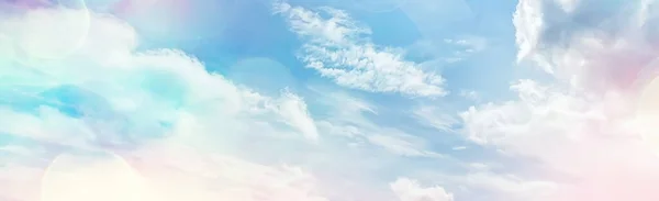 Белые Облака Голубом Фоне Неба Абстрактные Сезонные Обои Солнечная Атмосфера — стоковое фото