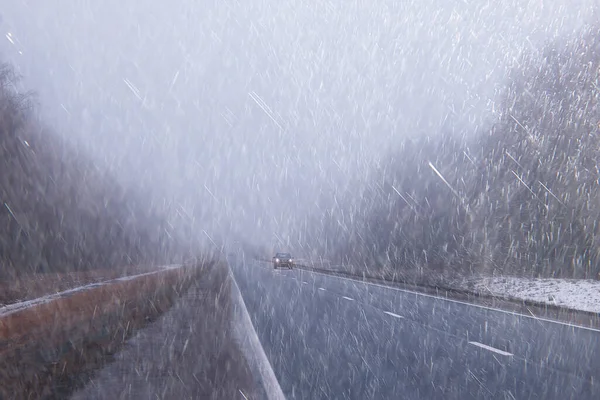 Herfst Landschap Snelweg Regen Mist Europa Gevaarlijke Weg Slecht Weer — Stockfoto