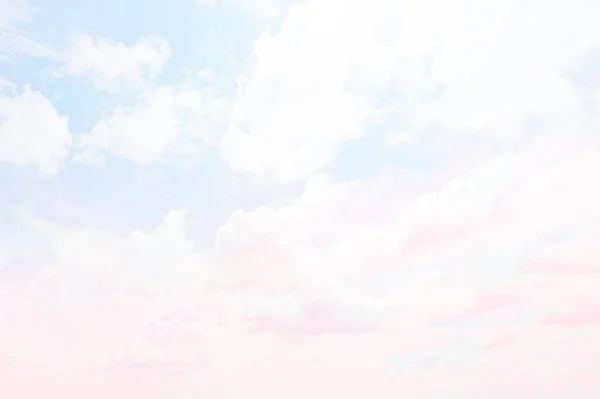 雲水彩絵の具ピンク雲グラデーション背景空空気の自由 — ストック写真