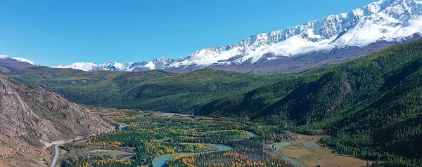 Krajobraz Altaja Rosja Jesienny Widok Góry Dron Nad Lasem — Zdjęcie stockowe