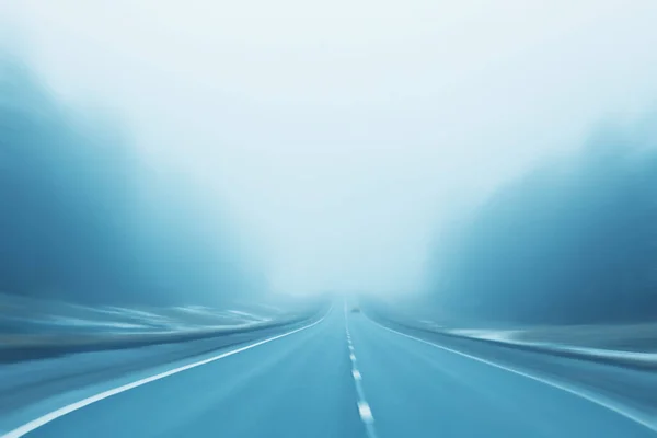 Дорога Тумані Концепція Туман Жовтні Хеллоуїн Пейзаж Шосе — стокове фото