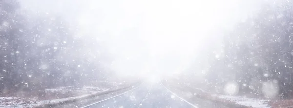 Αφηρημένη Χειμερινή Ομίχλη Χιόνι Θέα Στο Τοπίο Στις Μεταφορές Νοέμβριος — Φωτογραφία Αρχείου