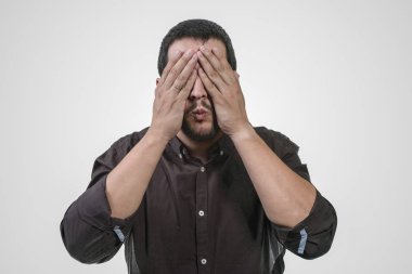 genç kişi yapıyor 