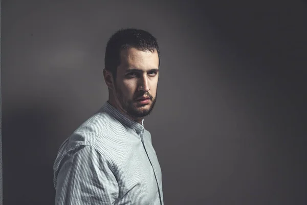 Homem Com Expressão Atraente Barba — Fotografia de Stock