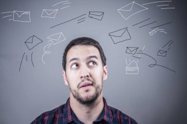 Görünen e-postalar kadar yakışıklı adam portresi