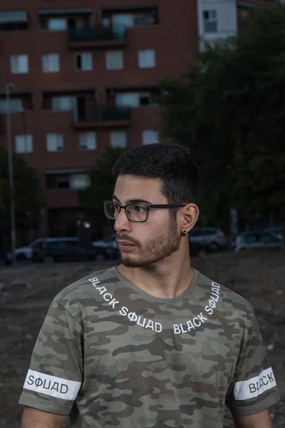 Retrato Jovem Com Óculos Barba — Fotografia de Stock