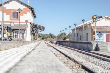 güpegündüz tren istasyonundan yürümek, köy istasyonu
