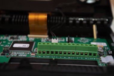 Taban plakasının elektronik bileşenleri. dokunsal klavyenin elektronik ürünü.