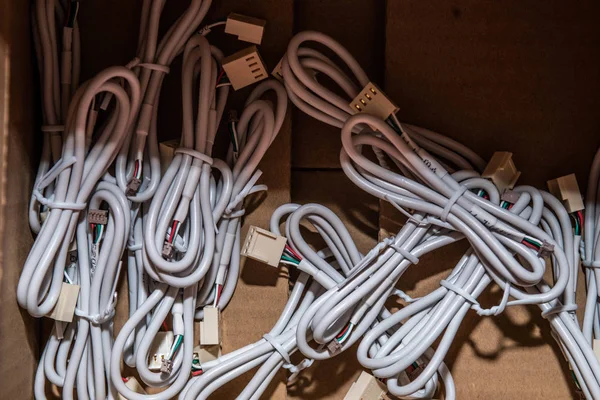 Elektronik konektörlü kablolar. Hazırlanan kablolar — Stok fotoğraf