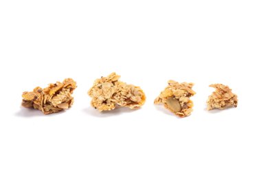 Beyaz arka plan üzerinde izole granola madde.