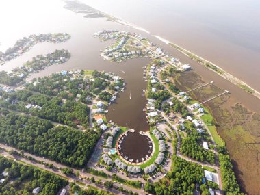 Dauphin adada küçük liman 