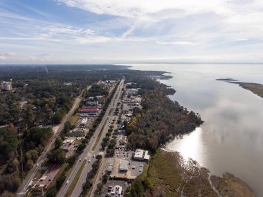 Cep Bay, Alabama'nın doğu sahilinin havadan görünümü 
