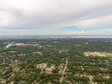 Mobile, Alabama sisli bir öğleden sonra şehrin havadan görünümü 